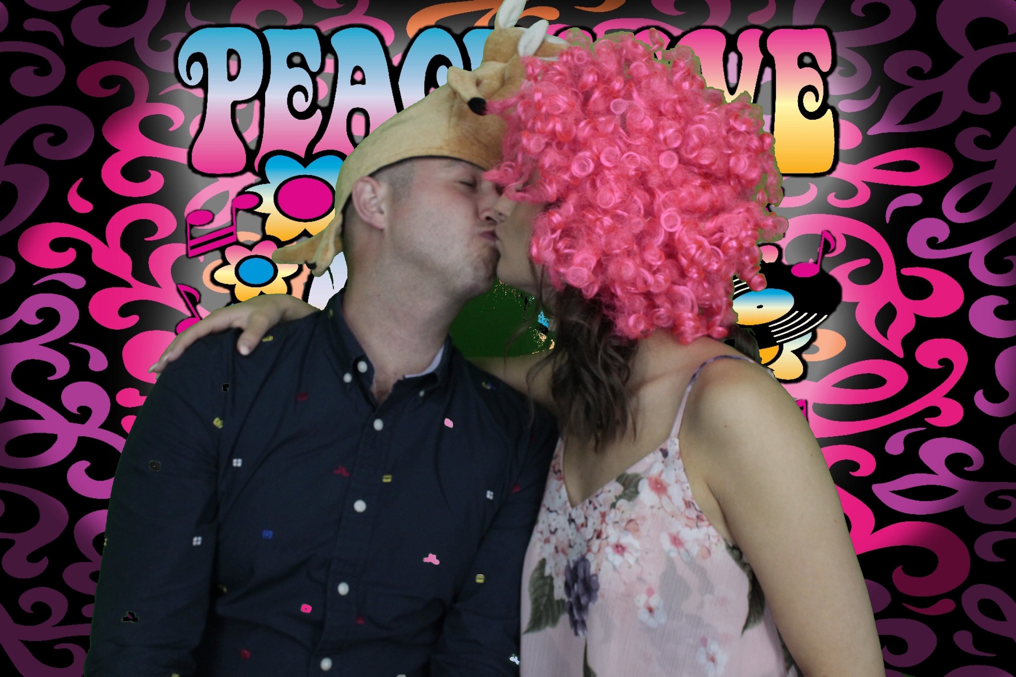 Mr & Mrs Bowles | View more photos from the event at gallery.myphotoboothexperience.co.uk/u/MyPhotoBoothExperienceLtd/Mr-Mrs-Bowles